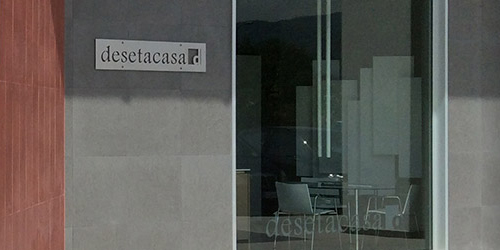 Meeting with design professionals at Desetacasa